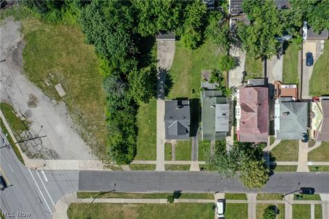 9725 Parkview Avenue Garfield Heights OH 44125