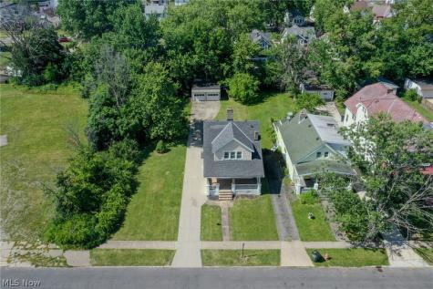 9725 Parkview Avenue Garfield Heights OH 44125