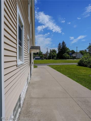 9725 Parkview Avenue Garfield Heights OH 44125