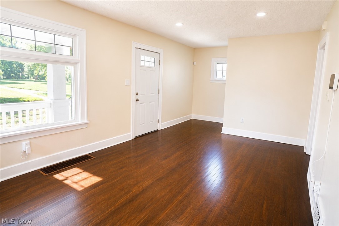 9725 Parkview Avenue Garfield Heights OH 44125