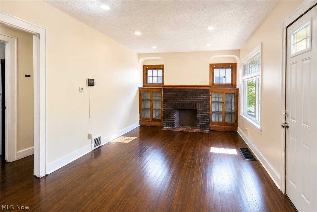 9725 Parkview Avenue Garfield Heights OH 44125