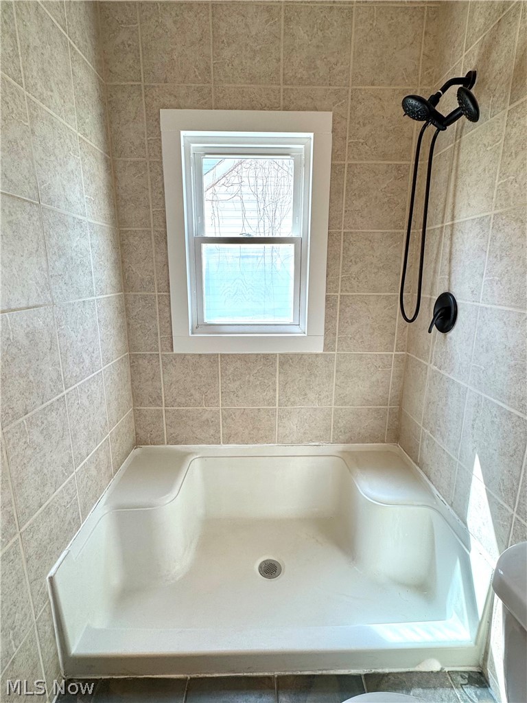 486 Mckinley Avenue Newcomerstown OH 43832