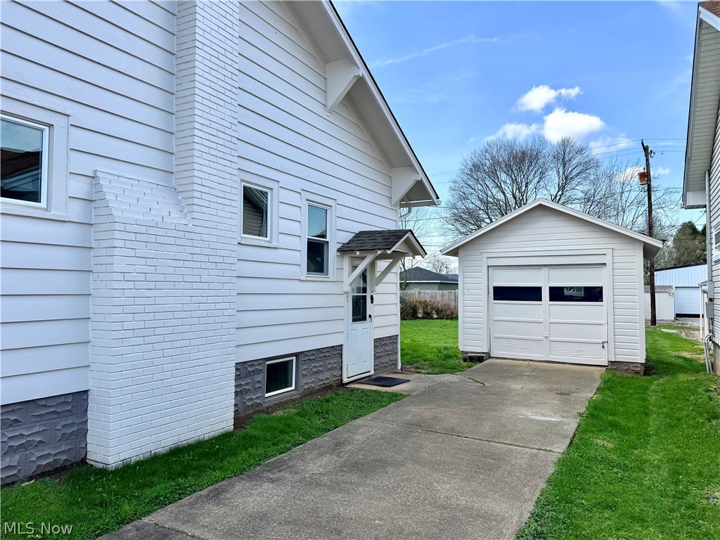 486 Mckinley Avenue Newcomerstown OH 43832