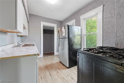 3337 E 143rd Street Cleveland OH 44120