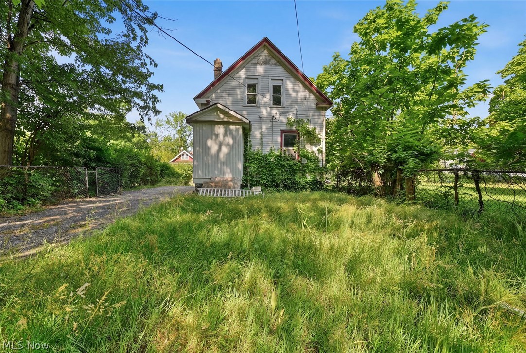 3337 E 143rd Street Cleveland OH 44120