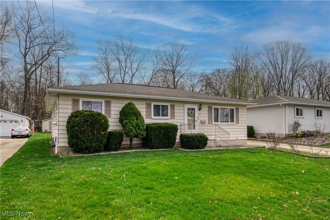 379 Ellen Avenue Akron OH 44305