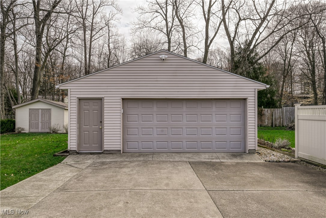 379 Ellen Avenue Akron OH 44305