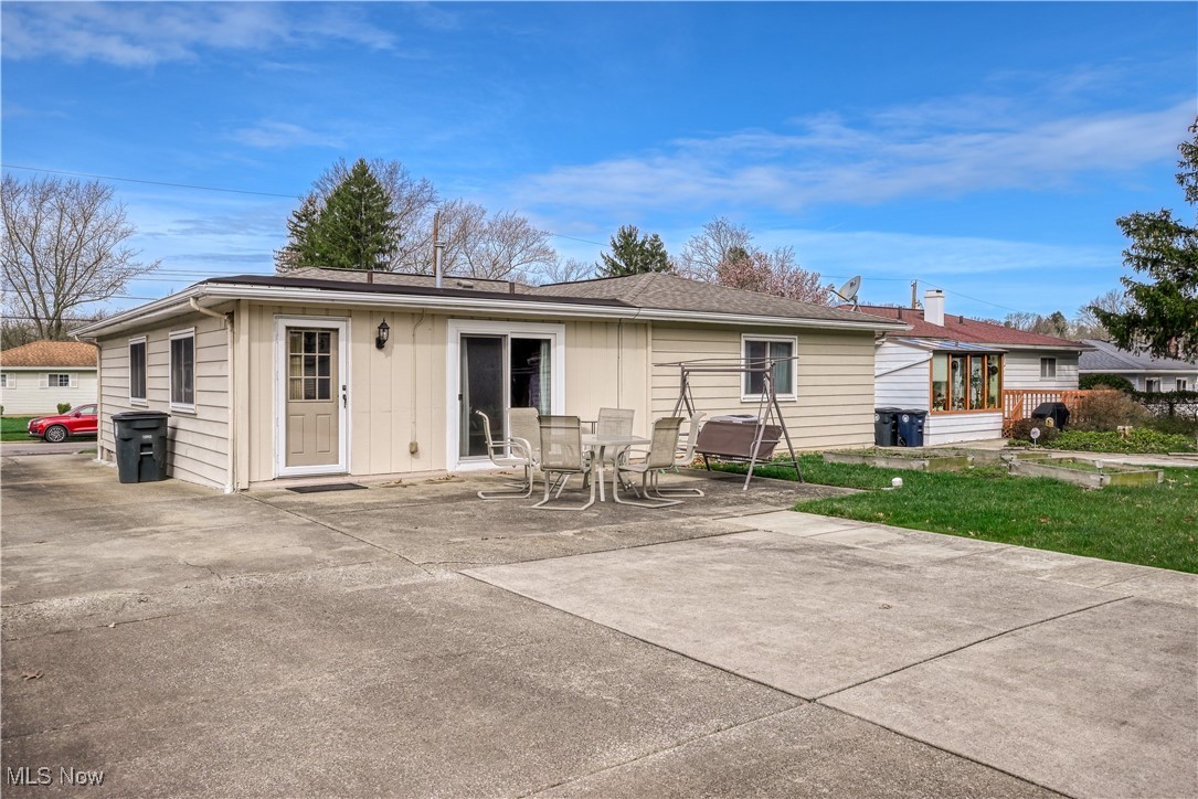 379 Ellen Avenue Akron OH 44305