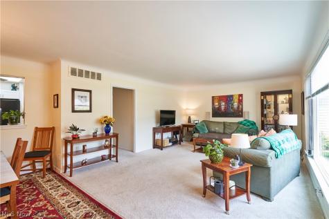 6371 Eastondale Road Mayfield Heights OH 44124
