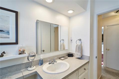 6371 Eastondale Road Mayfield Heights OH 44124