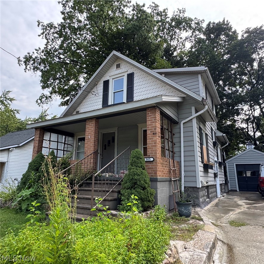 Akron OH, 1303 Big Falls Avenue