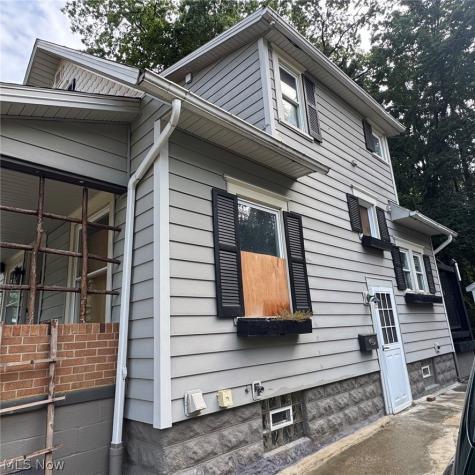 1303 Big Falls Avenue Akron OH 44310