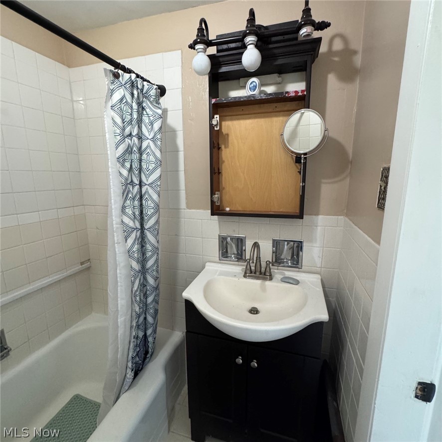 1303 Big Falls Avenue Akron OH 44310