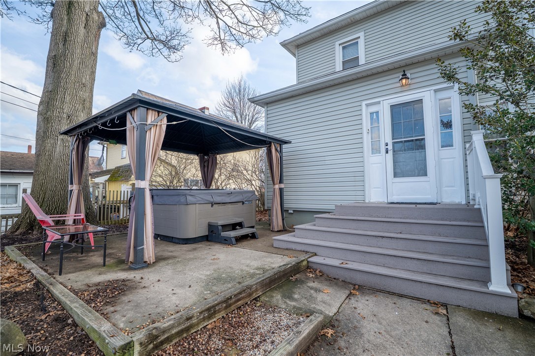 609 Fair Avenue NW New Philadelphia OH 44663