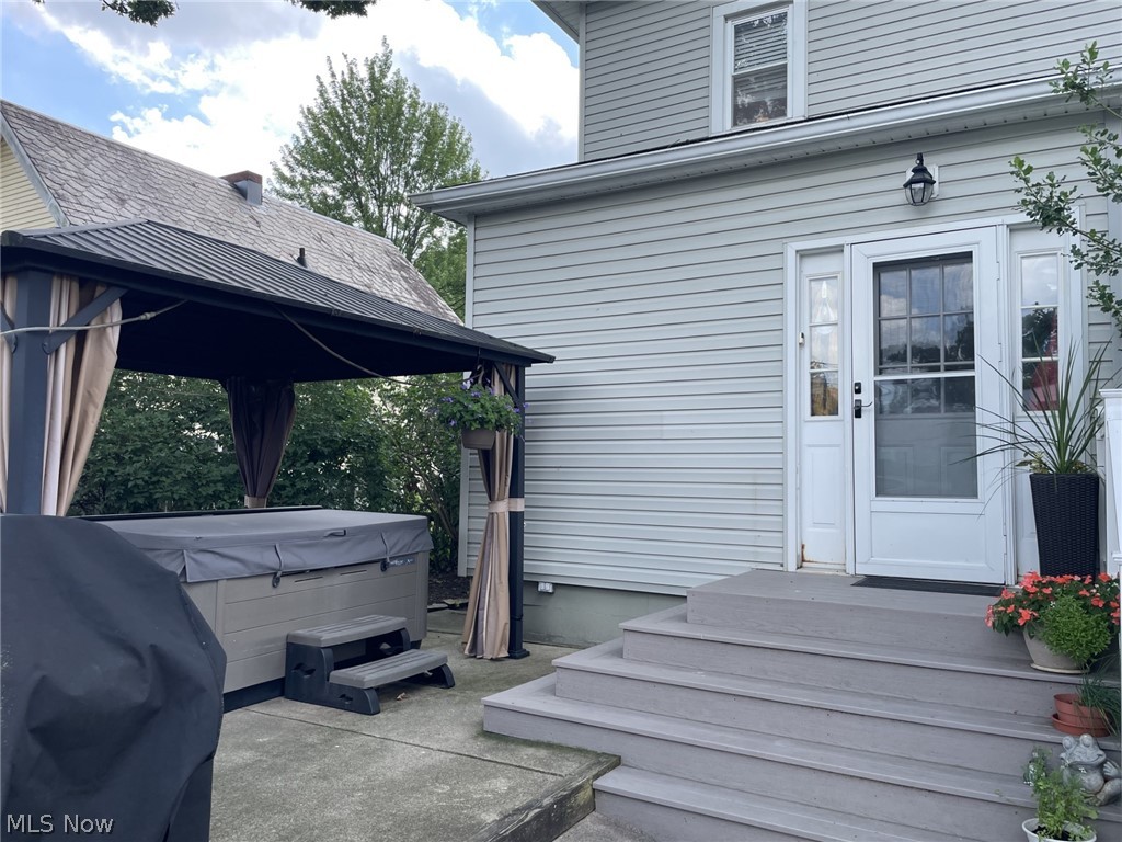 609 Fair Avenue NW New Philadelphia OH 44663