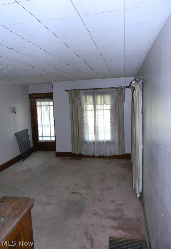 527 Oak Knoll Avenue SE Warren OH 44483