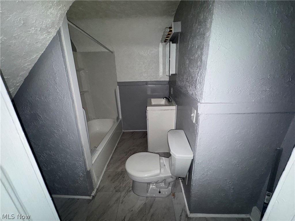 3062 E 67th Street Cleveland OH 44127