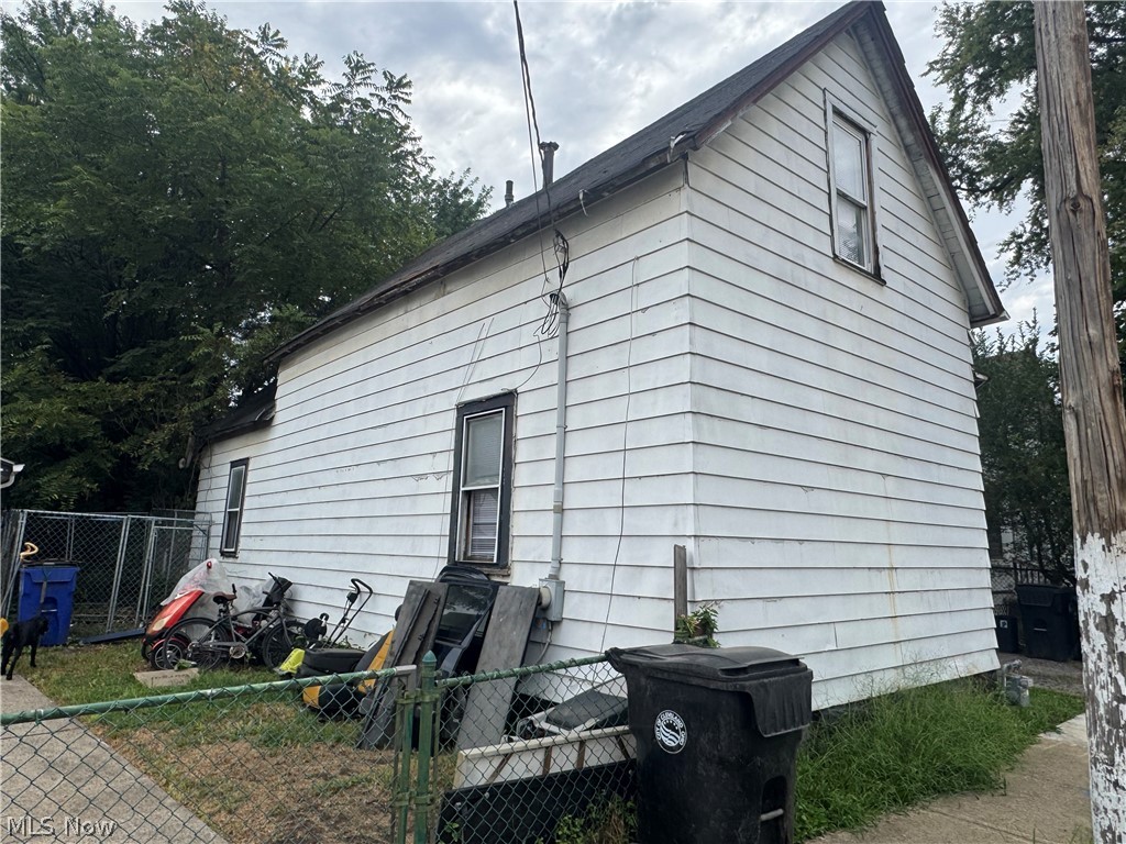 3062 E 67th Street Cleveland OH 44127