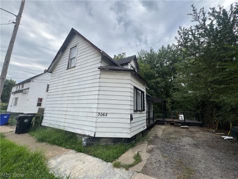 3062 E 67th Street Cleveland OH 44127