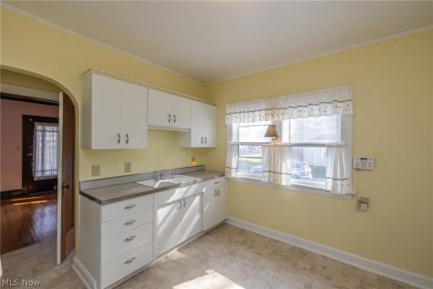 9820 Robinson Avenue Garfield Heights OH 44125