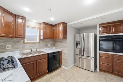 2703 Fortune Avenue Parma OH 44134