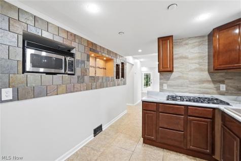 2703 Fortune Avenue Parma OH 44134