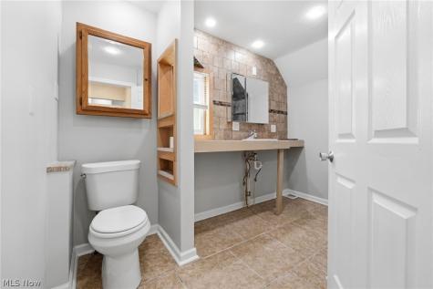 2703 Fortune Avenue Parma OH 44134