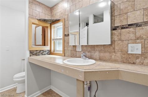 2703 Fortune Avenue Parma OH 44134