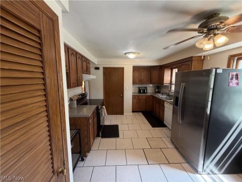 4932 Nan Linn Drive Richmond Heights OH 44143
