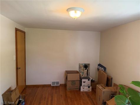 4932 Nan Linn Drive Richmond Heights OH 44143