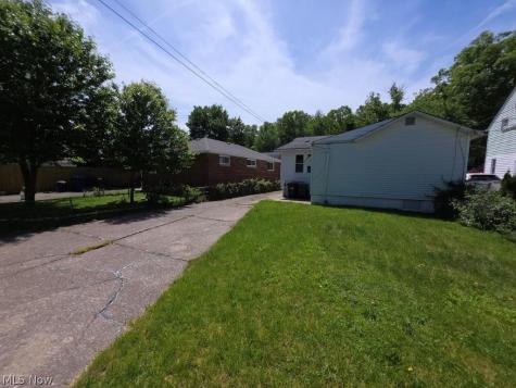 20632 Woodstock Avenue Fairview Park OH 44126