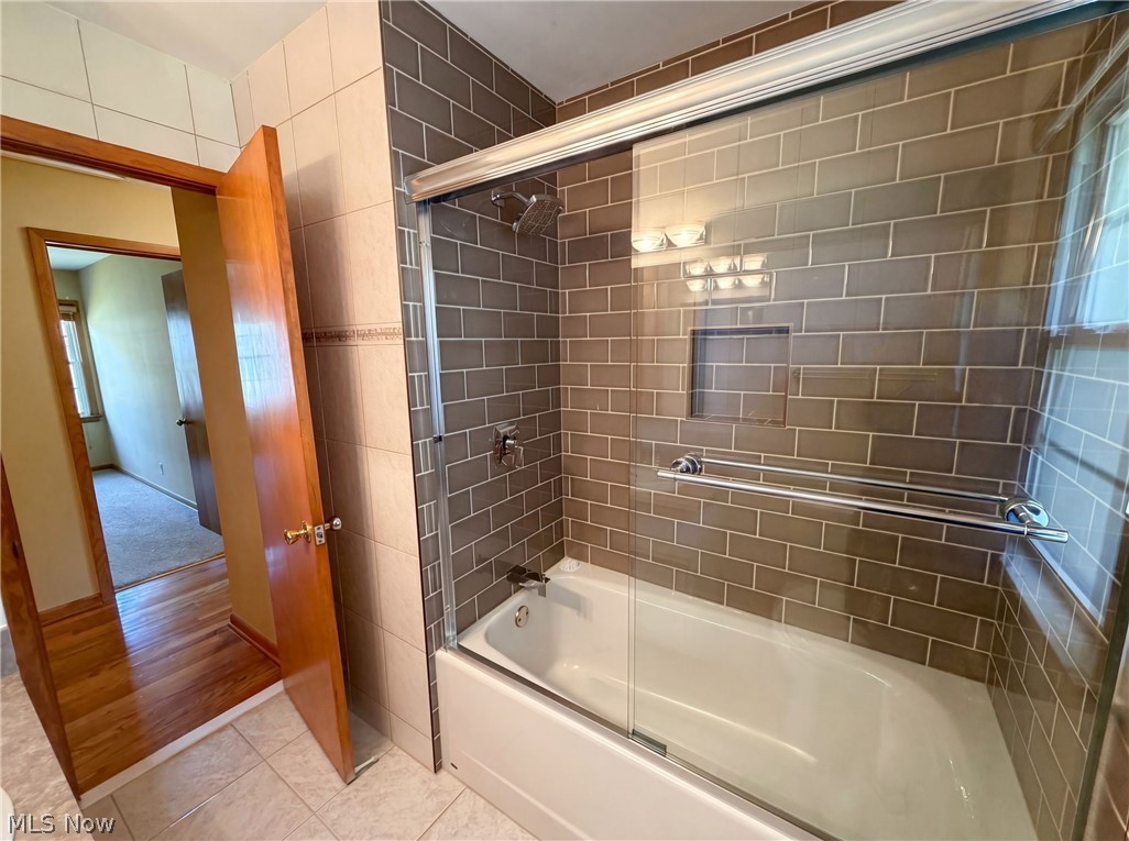 4406 Urban Drive Cleveland OH 44121