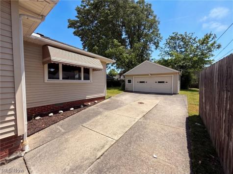 4406 Urban Drive Cleveland OH 44121