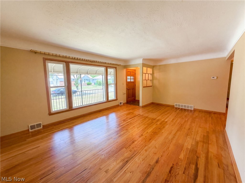 4406 Urban Drive Cleveland OH 44121
