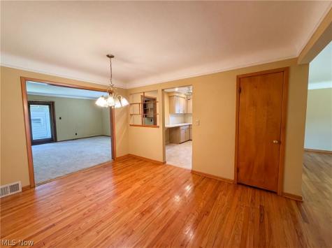4406 Urban Drive Cleveland OH 44121