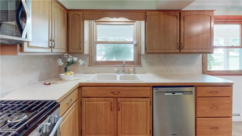 72 Meadow Lane Peninsula OH 44264
