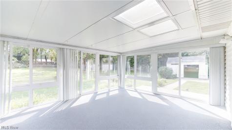 72 Meadow Lane Peninsula OH 44264