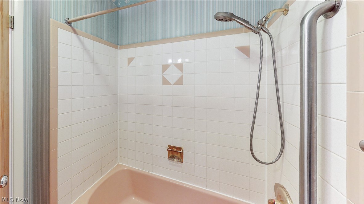 72 Meadow Lane Peninsula OH 44264