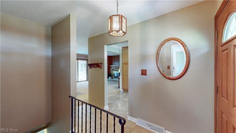 72 Meadow Lane Peninsula OH 44264