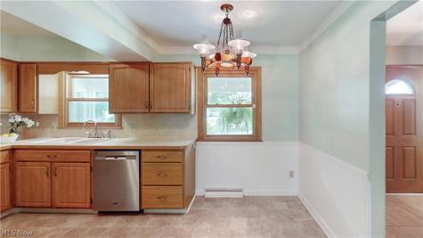 72 Meadow Lane Peninsula OH 44264