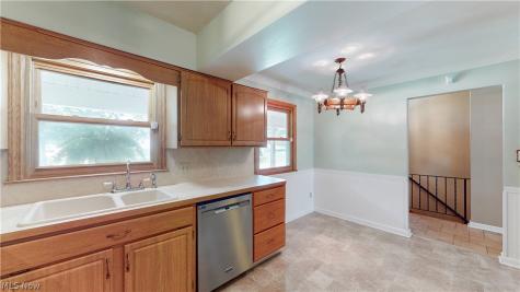 72 Meadow Lane Peninsula OH 44264