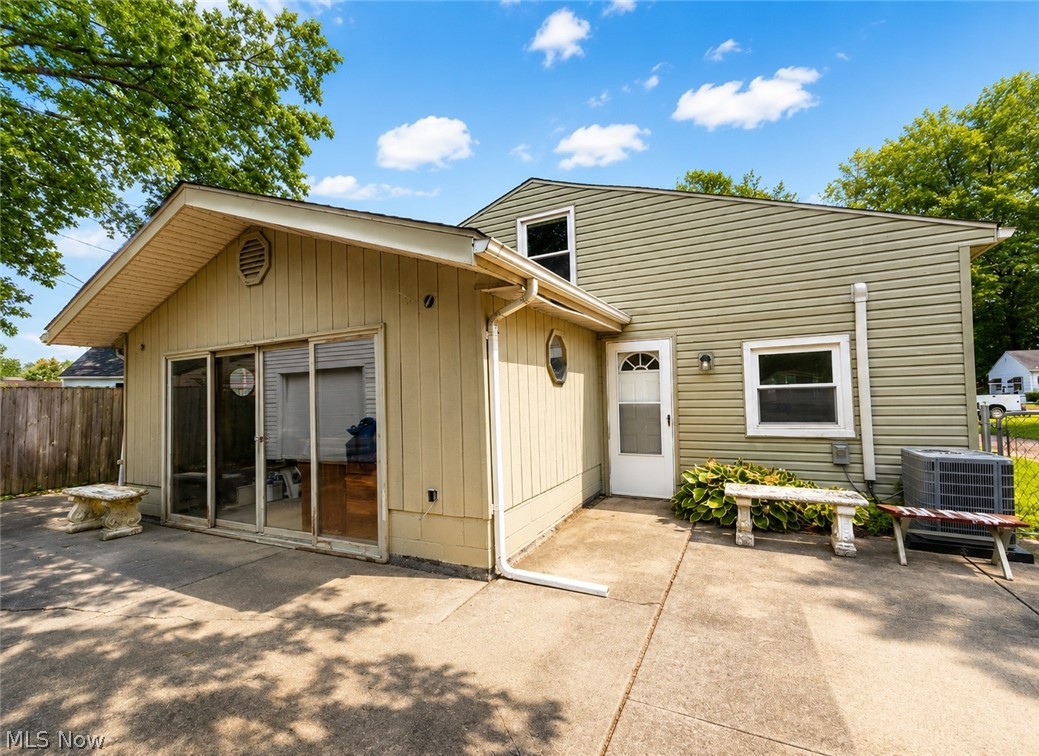 4023 Gregus Avenue Lorain OH 44055