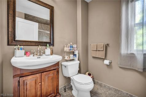 3326 Yorkshire Cleveland Heights OH 44118