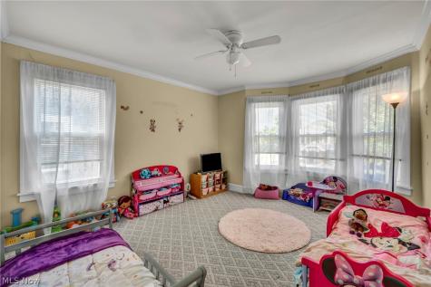 3326 Yorkshire Cleveland Heights OH 44118