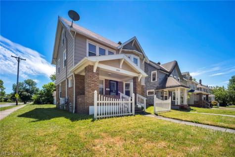 3326 Yorkshire Cleveland Heights OH 44118
