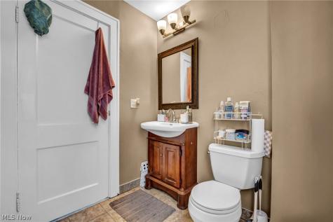 3326 Yorkshire Cleveland Heights OH 44118