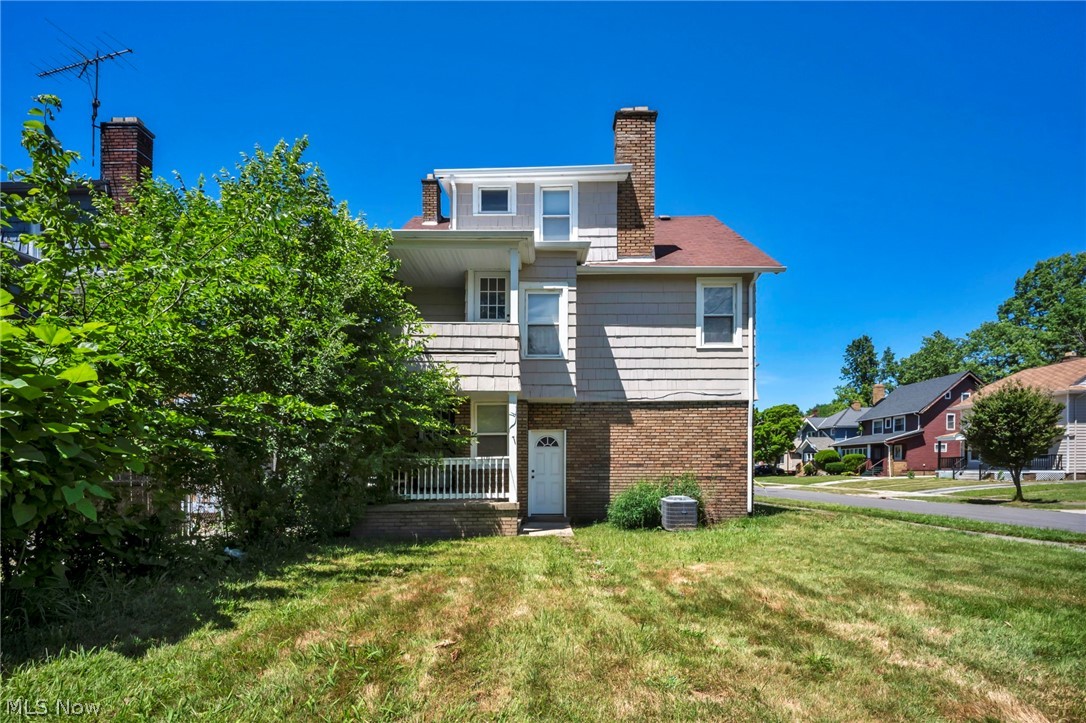 3326 Yorkshire Cleveland Heights OH 44118