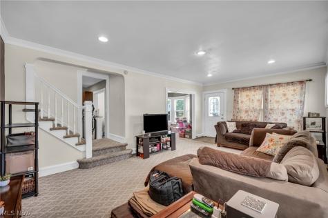 3326 Yorkshire Cleveland Heights OH 44118