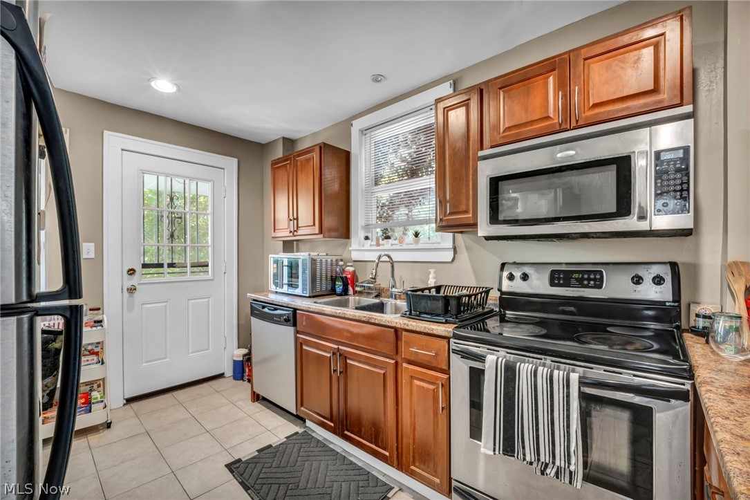 3326 Yorkshire Cleveland Heights OH 44118