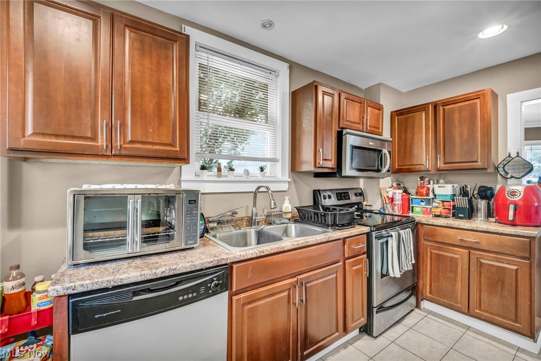 3326 Yorkshire Cleveland Heights OH 44118